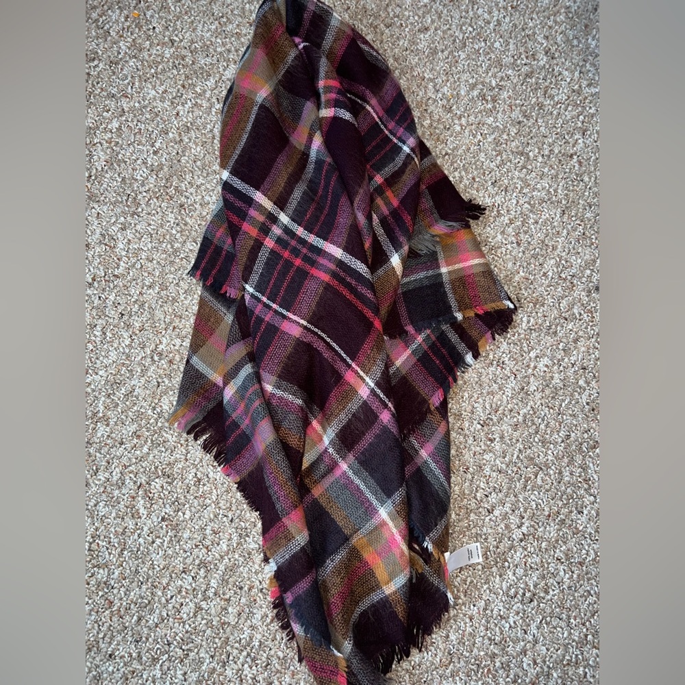 Maurice’s scarf